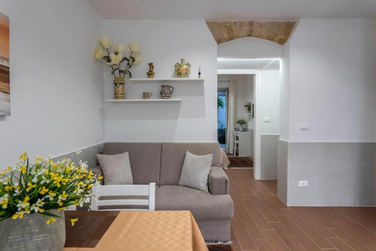 Olivuzza Tower Villa Palermo 0*,